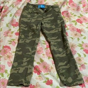 Toddler Cammo Skinny Pants. EUC